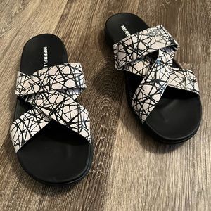 Merrell Select Grip Leather Slide Sandal Black White Women's 8- Like New!